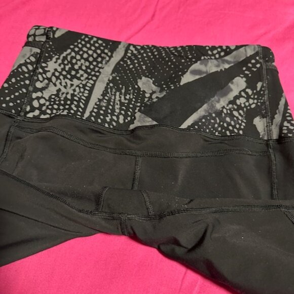 Lululemon Pace queen tights size 6 - Picture 2 of 2